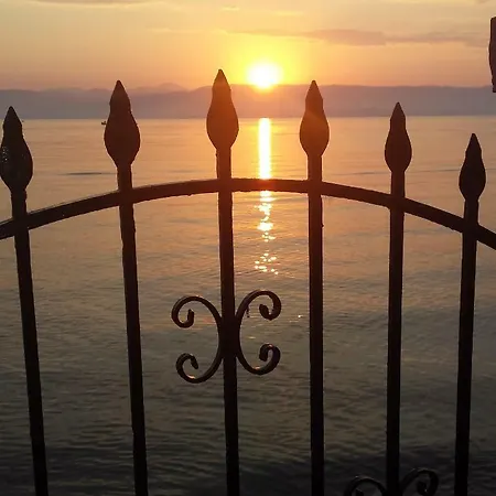 Дом отдыха Lemami Seafront *